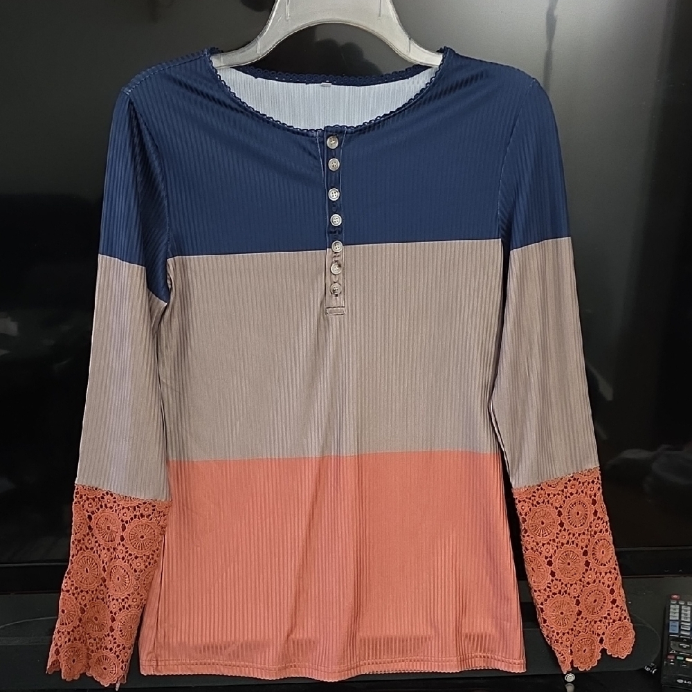 Elegant Colorblock Long Sleeve Top with Lace Accents